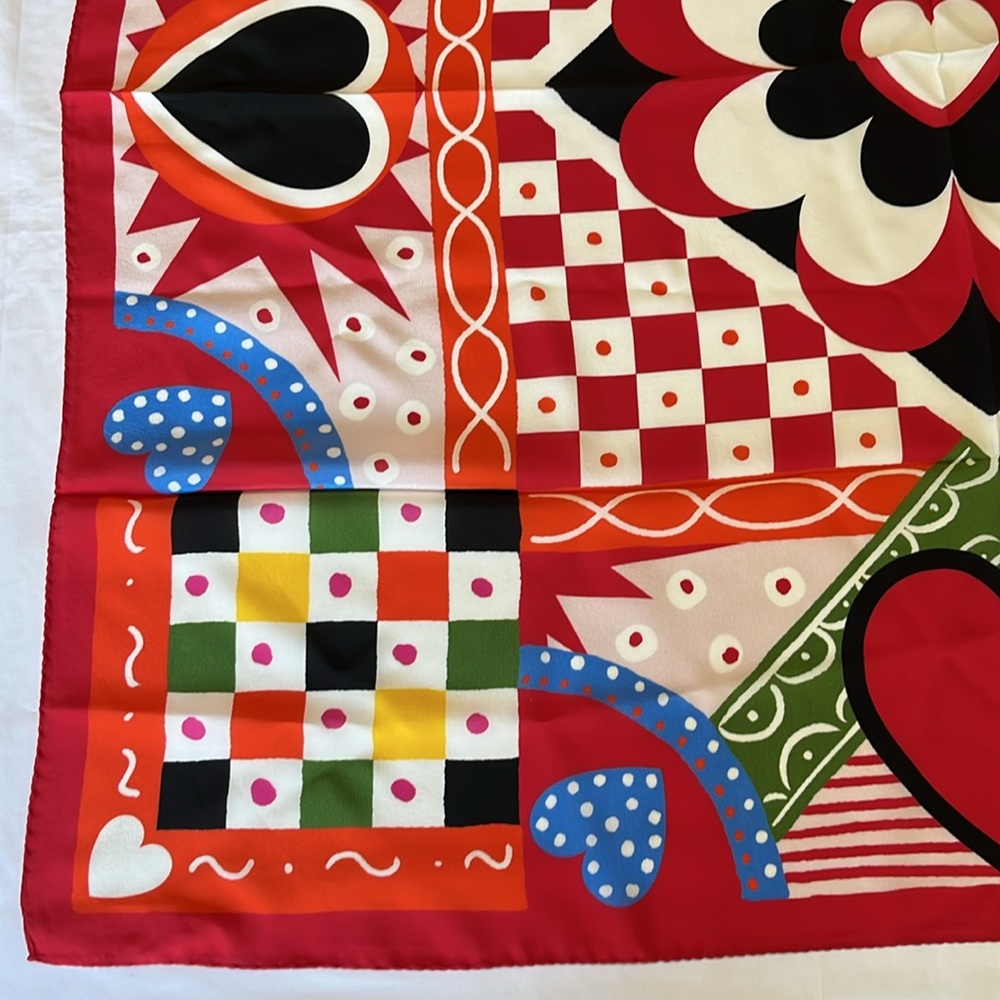 Moschino Boutique Silk Scarf Hearts Made in Italy NWT - Picture 5 of 9